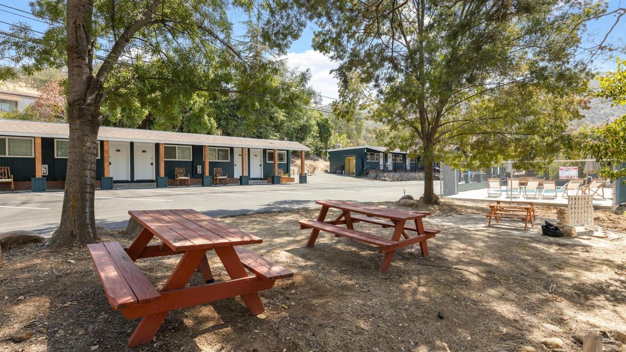 The Charlotte Sequoia Motel R2 Three Rivers Buitenkant foto